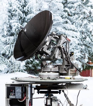 ASTG:s satellitantenn P9/Ku100-MIL under provkörning.